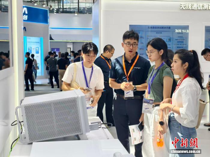中国产超高速实时示波器惊艳“湾芯展”2025