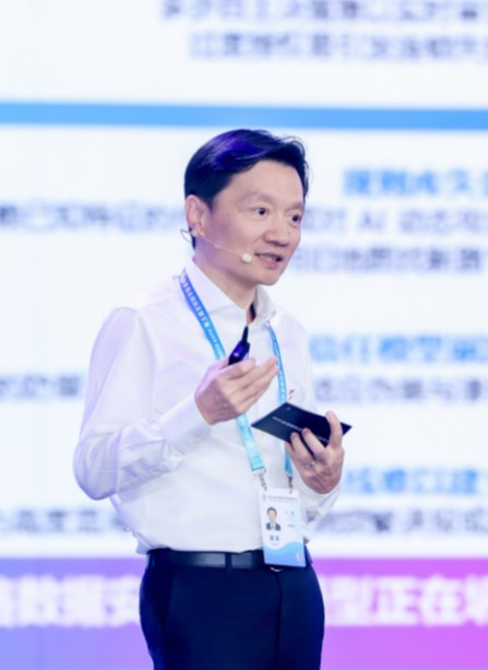 安恒信息范渊:面对AI,我们要正视它、接纳它、用好它、看好它 安恒信息范渊:面对AI,我们要正视它、接纳它、用好它、看好它