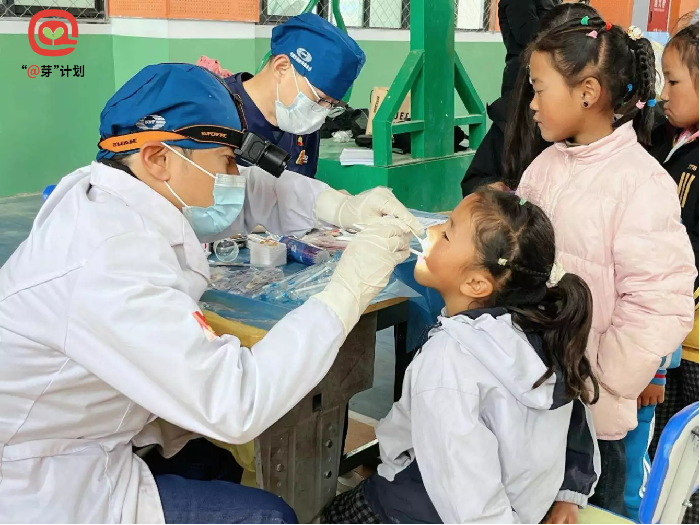 当爱心奔赴雪域：“@芽计划”深入定日震区，为儿童筑牢成长防线